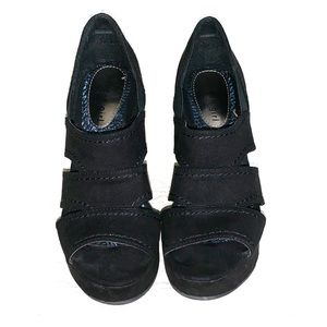 Madden Girl Black Wedges